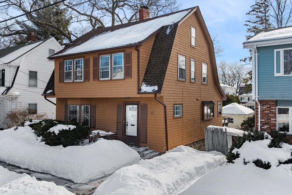 10 Arbutus Road, Swampscott, Massachusetts, 4 Bedrooms Bedrooms, 9 Rooms Rooms,1.5 BathroomsBathrooms,Residential,For Sale,Arbutus Road,73477015