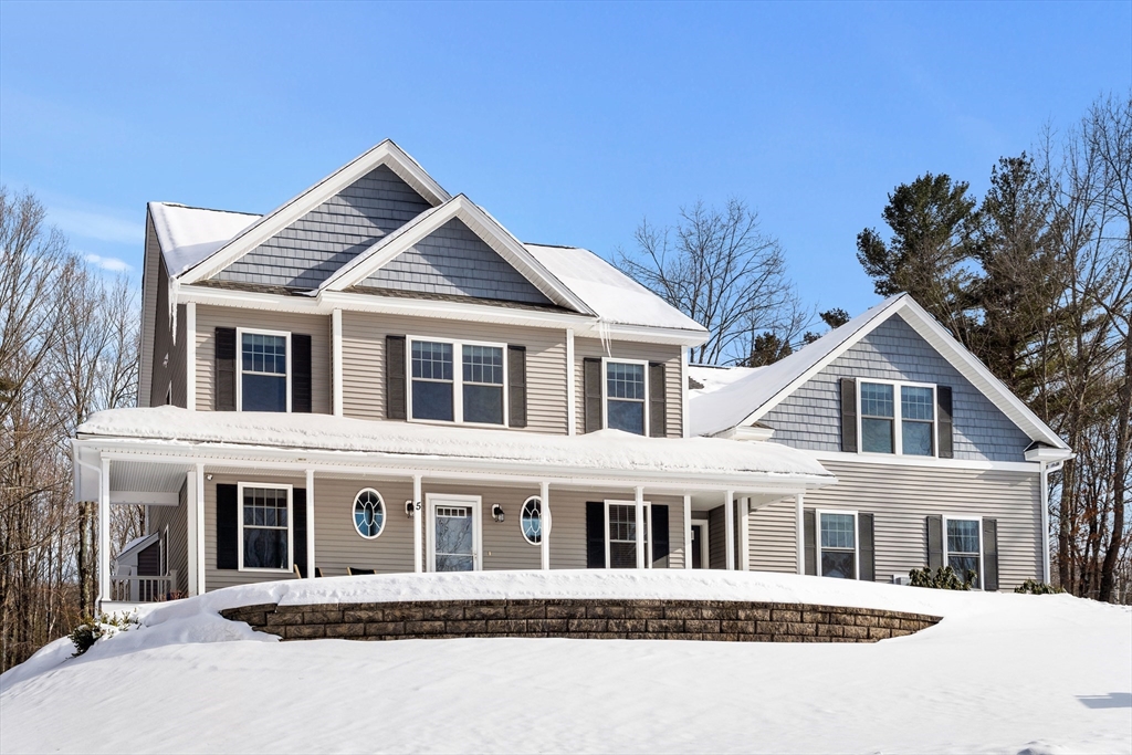 5 Senter Farm Road, Hudson, New Hampshire, 5 Bedrooms Bedrooms, 8 Rooms Rooms,3.5 BathroomsBathrooms,Residential,For Sale,Senter Farm Road,73479181