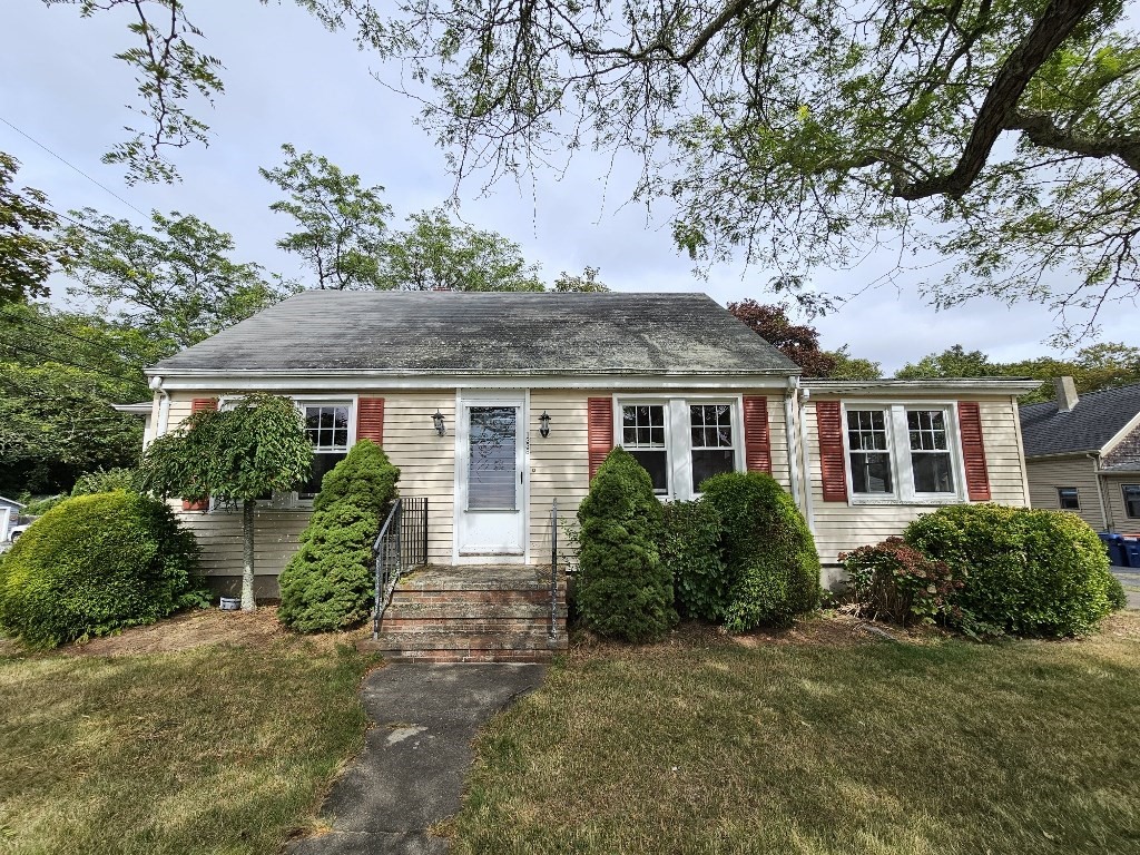 1338 Rockdale Ave, New Bedford, Massachusetts, 3 Bedrooms Bedrooms, 7 Rooms Rooms,1 BathroomBathrooms,Residential,For Sale,Rockdale Ave,73459918