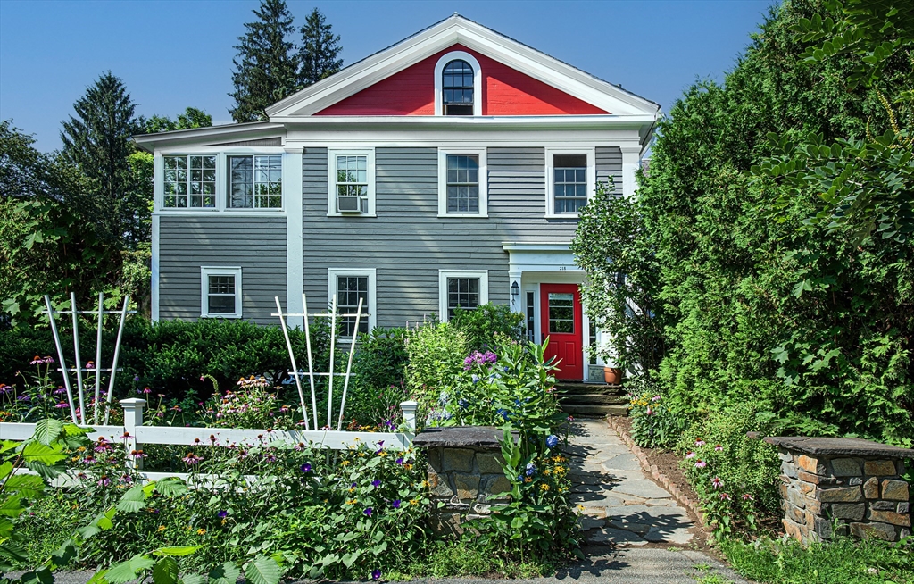 218 Elm St., Northampton, Massachusetts, 4 Bedrooms Bedrooms, 10 Rooms Rooms,3.5 BathroomsBathrooms,Residential,For Sale,Elm St.,73406337