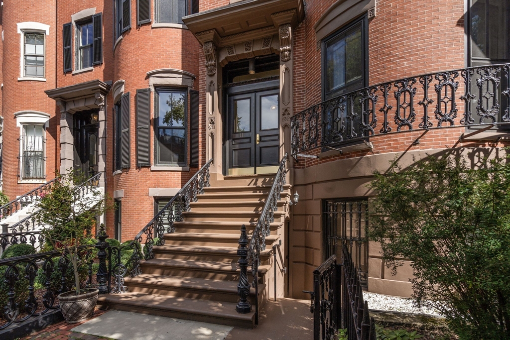 11 Union Park, Boston, Massachusetts, 2 Bedrooms Bedrooms, 4 Rooms Rooms,1 BathroomBathrooms,Residential,For Sale,Union Park,73478687