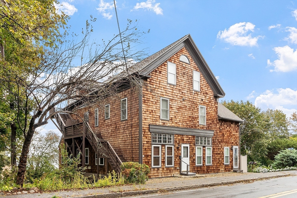 105 Granite Street, Rockport, Massachusetts, 2 Bedrooms Bedrooms, 5 Rooms Rooms,1 BathroomBathrooms,Residential Lease,For Rent,Granite Street,73447030