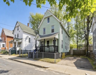 21 Chester St, Springfield, Massachusetts, 3 Bedrooms Bedrooms, 5 Rooms Rooms,1.5 BathroomsBathrooms,Residential,For Sale,Chester St,73489711