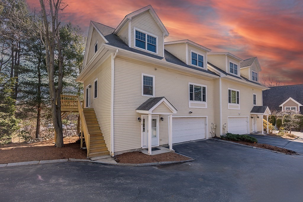 81 Beecher Pl, Newton, Massachusetts, 3 Bedrooms Bedrooms, 8 Rooms Rooms,3.5 BathroomsBathrooms,Residential,For Sale,Beecher Pl,73489718