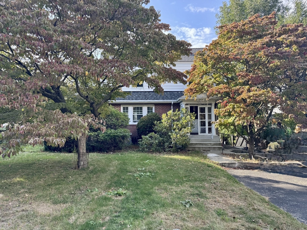 1639 Washington St., Newton, Massachusetts, 4 Bedrooms Bedrooms, 11 Rooms Rooms,2.5 BathroomsBathrooms,Residential,For Sale,Washington St.,73489734