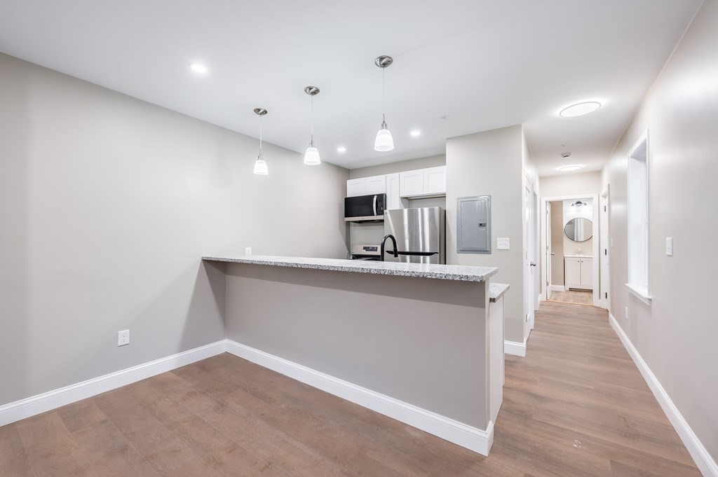 25 Buckley St, Quincy, Massachusetts, 1 Bedroom Bedrooms, 3 Rooms Rooms,1 BathroomBathrooms,Residential Lease,For Rent,Buckley St,73489759