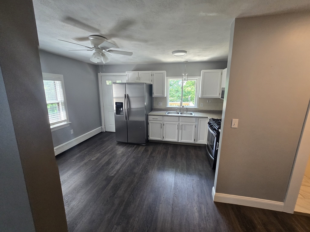 504 Quincy St, Fall River, Massachusetts, 4 Bedrooms Bedrooms, 9 Rooms Rooms,2 BathroomsBathrooms,Residential Lease,For Rent,Quincy St,73489760