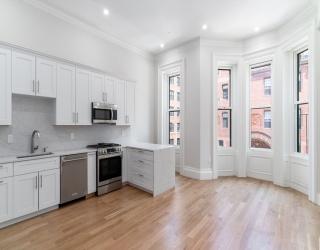 232 Clarendon St, Boston, Massachusetts, 2 Bedrooms Bedrooms, 5 Rooms Rooms,2 BathroomsBathrooms,Residential Lease,For Rent,Clarendon St,73489796