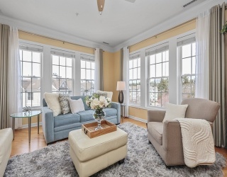 17 Morgan Dr, Natick, Massachusetts, 2 Bedrooms Bedrooms, 5 Rooms Rooms,2 BathroomsBathrooms,Residential,For Sale,Morgan Dr,73489709