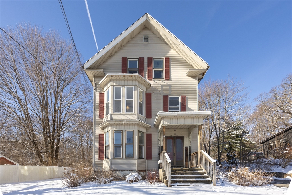 584 Mount Hope St, North Attleboro, Massachusetts, 2 Bedrooms Bedrooms, 5 Rooms Rooms,1 BathroomBathrooms,Residential Lease,For Rent,Mount Hope St,73489848