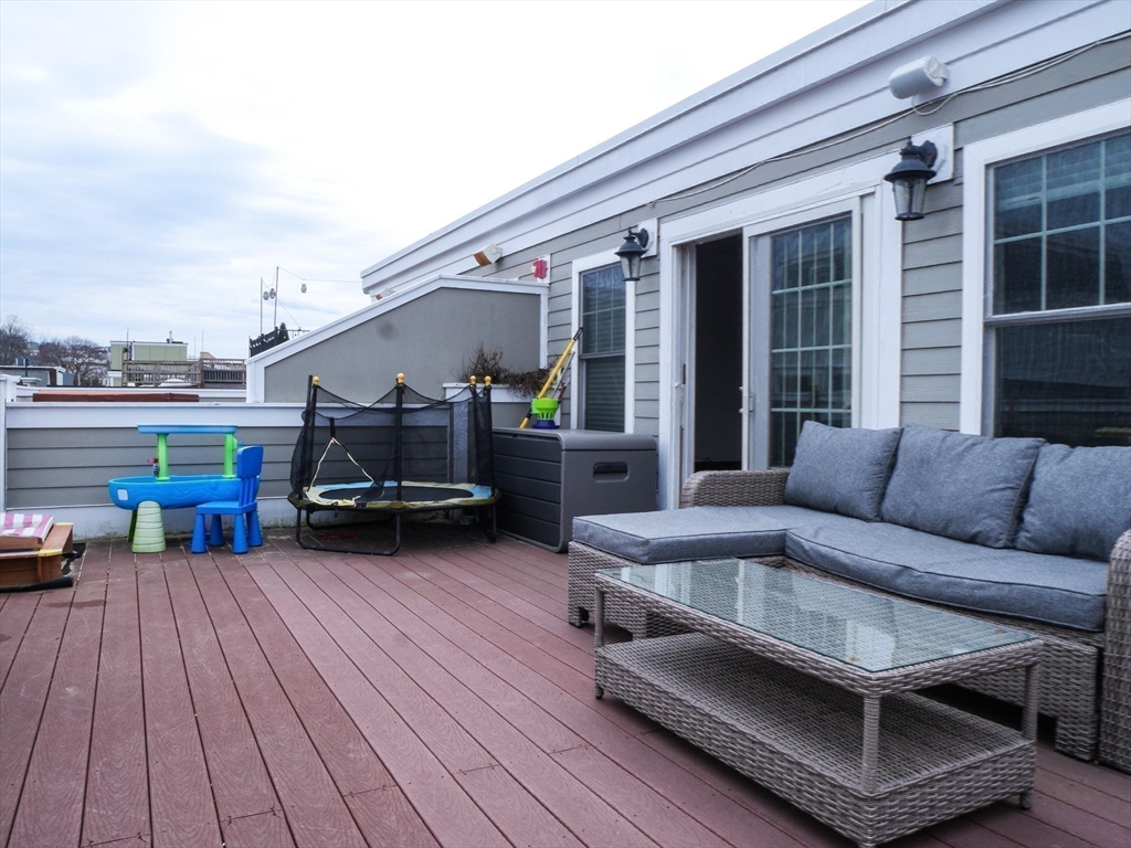 161 Tudor, Boston, Massachusetts, 3 Bedrooms Bedrooms, 5 Rooms Rooms,2 BathroomsBathrooms,Residential Lease,For Rent,Tudor,73489846