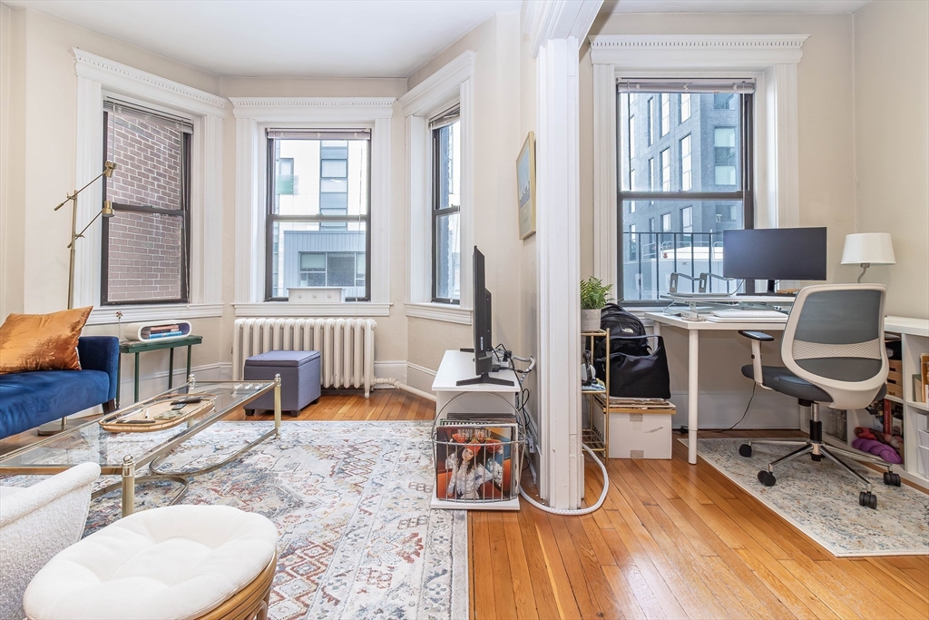 25 Peterborough St., Boston, Massachusetts, 1 Bedroom Bedrooms, 4 Rooms Rooms,1 BathroomBathrooms,Residential Lease,For Rent,Peterborough St.,73489859