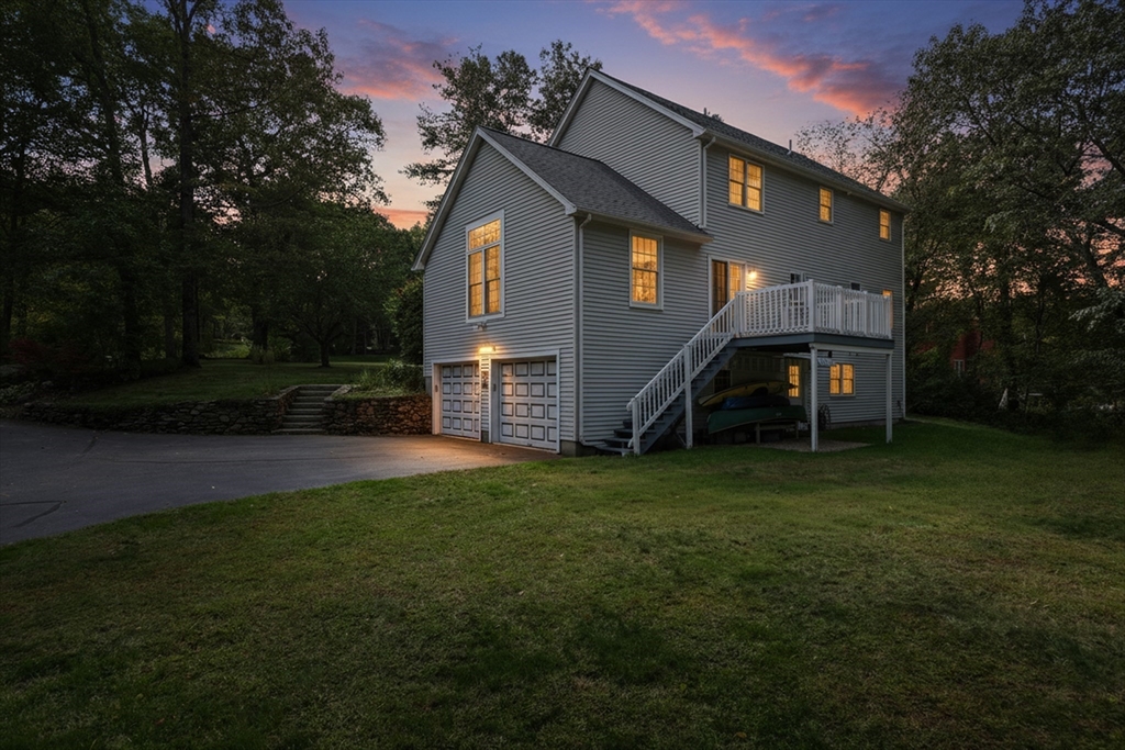 11 Old Farm Rd, Douglas, Massachusetts, 3 Bedrooms Bedrooms, 9 Rooms Rooms,2.5 BathroomsBathrooms,Residential,For Sale,Old Farm Rd,73437154