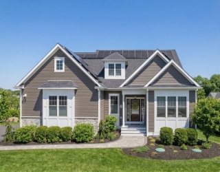 285 Winslow Way, Swansea, Massachusetts, 3 Bedrooms Bedrooms, 10 Rooms Rooms,3 BathroomsBathrooms,Residential,For Sale,Winslow Way,73488733