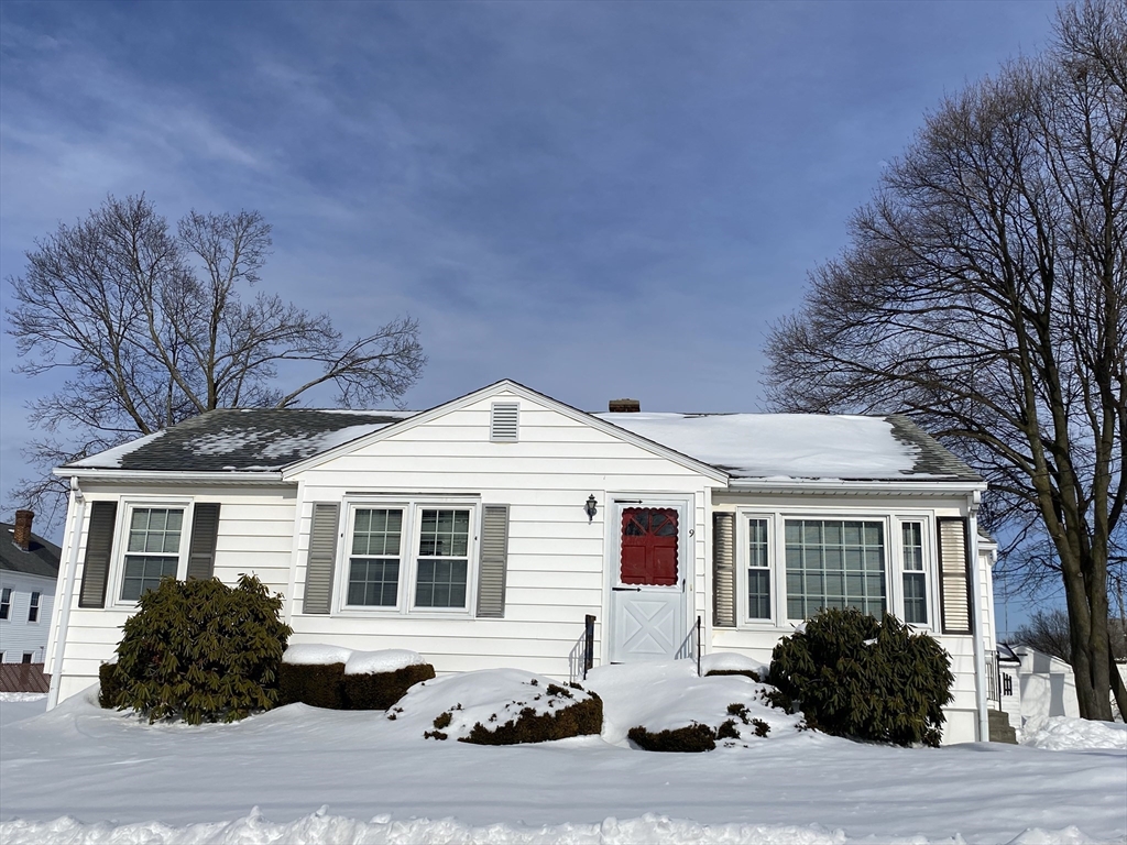 9 Turin Rd, Worcester, Massachusetts, 3 Bedrooms Bedrooms, 5 Rooms Rooms,1 BathroomBathrooms,Residential Lease,For Rent,Turin Rd,73489895