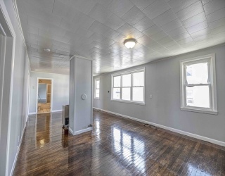 1636 South Main Street, Fall River, Massachusetts, 3 Bedrooms Bedrooms, 6 Rooms Rooms,1 BathroomBathrooms,Residential Lease,For Rent,South Main Street,73489903