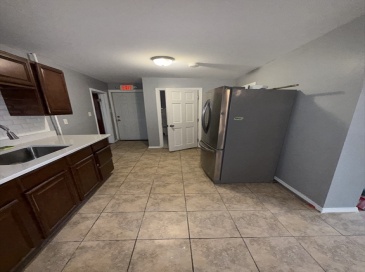 151 Salem, Lowell, Massachusetts, 4 Bedrooms Bedrooms, 7 Rooms Rooms,1 BathroomBathrooms,Residential Lease,For Rent,Salem,73489904