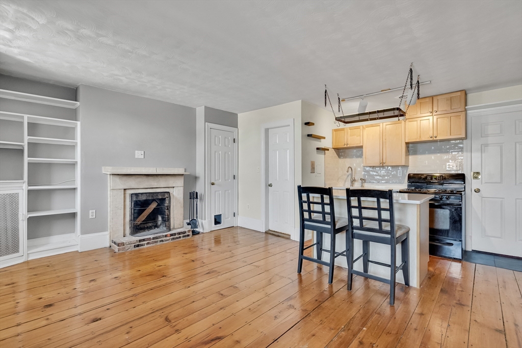 16 Hancock St, Boston, Massachusetts, 1 Bedroom Bedrooms, 2 Rooms Rooms,1 BathroomBathrooms,Residential,For Sale,Hancock St,73489914