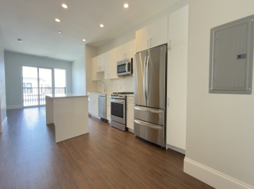 205 Maverick, Boston, Massachusetts, 2 Bedrooms Bedrooms, 4 Rooms Rooms,1 BathroomBathrooms,Residential Lease,For Rent,Maverick,73489920