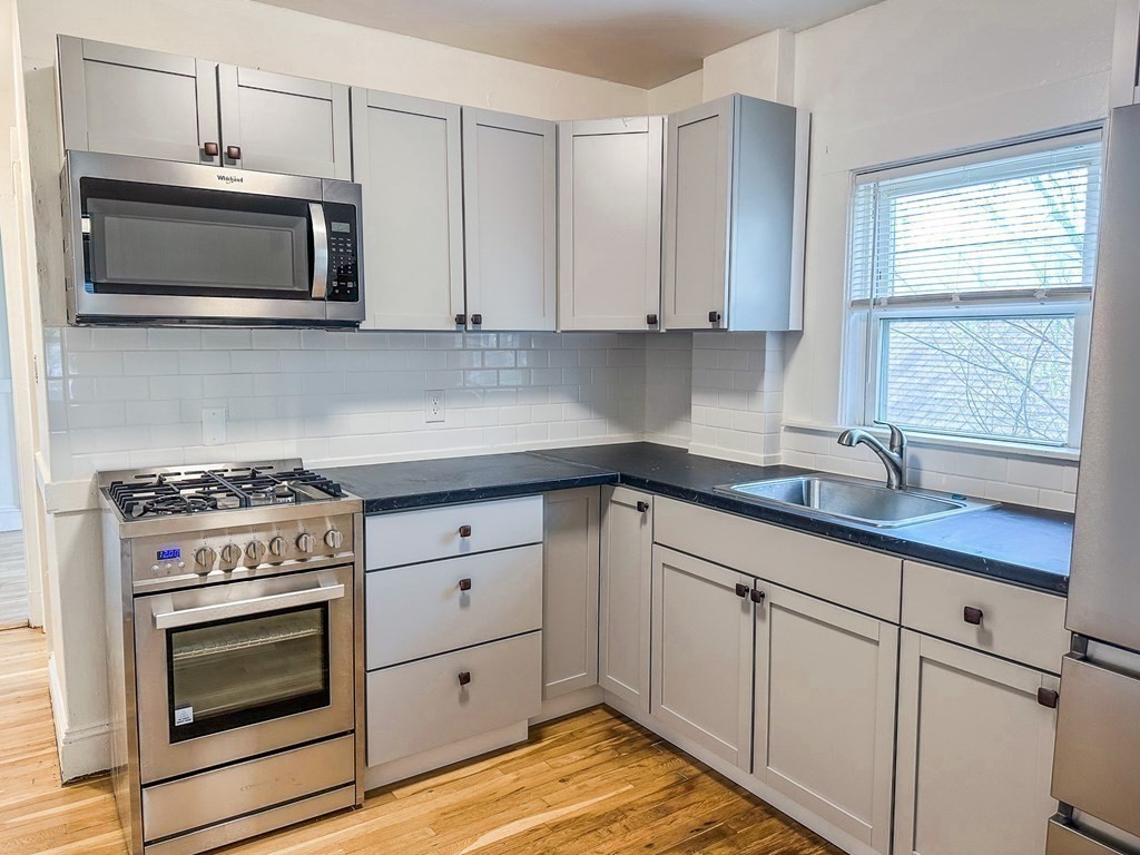 48 Chubbuck Street, Quincy, Massachusetts, 1 Bedroom Bedrooms, 4 Rooms Rooms,1 BathroomBathrooms,Residential Lease,For Rent,Chubbuck Street,73422265