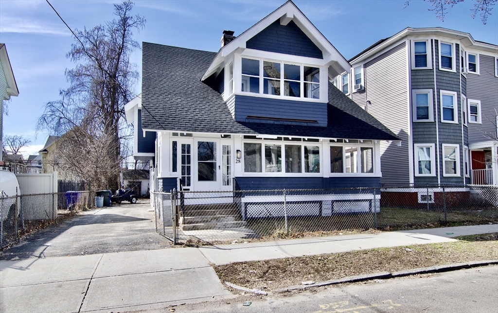 28 Bristol St, Springfield, Massachusetts, 3 Bedrooms Bedrooms, 7 Rooms Rooms,1.5 BathroomsBathrooms,Residential,For Sale,Bristol St,73489943