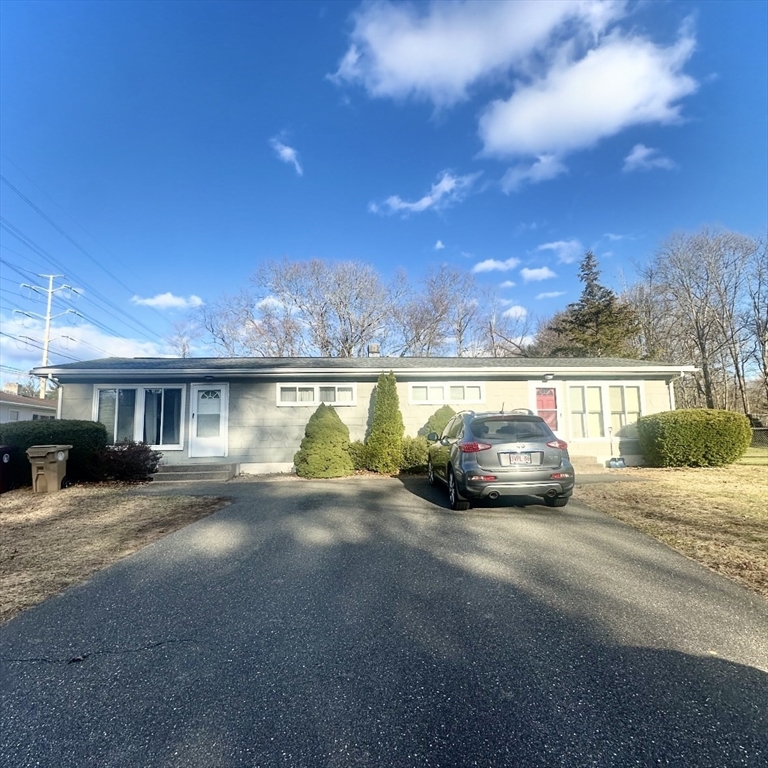 50-52 Booth St, Ludlow, Massachusetts, 4 Bedrooms Bedrooms, 8 Rooms Rooms,2 BathroomsBathrooms,Residential Income,For Sale,Booth St,73489952
