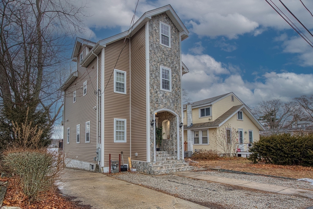 38 Lake Shore Drive, Weymouth, Massachusetts, 4 Bedrooms Bedrooms, 9 Rooms Rooms,4.5 BathroomsBathrooms,Residential Lease,For Rent,Lake Shore Drive,73339860