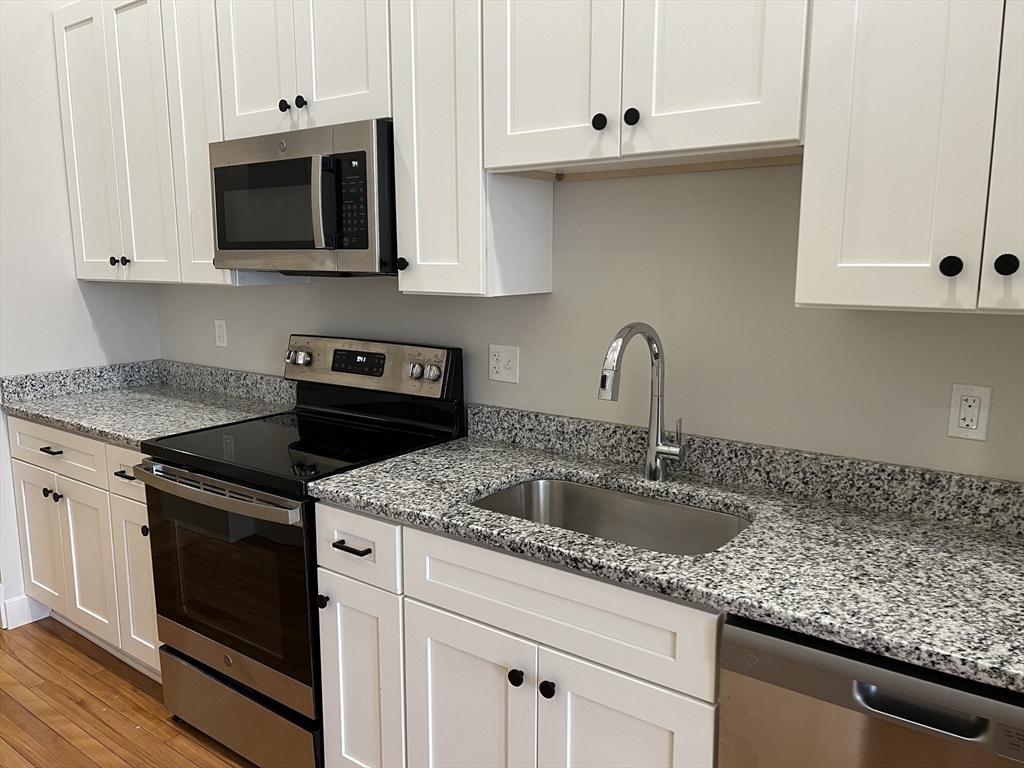 34 St Joseph Street, Fall River, Massachusetts, 2 Bedrooms Bedrooms, 4 Rooms Rooms,1 BathroomBathrooms,Residential Lease,For Rent,St Joseph Street,73490017