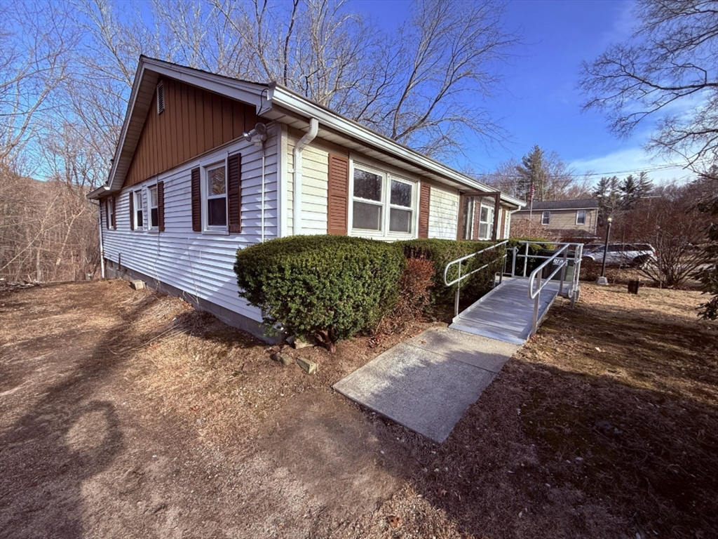 108 Southbridge Rd, Dudley, Massachusetts, 3 Bedrooms Bedrooms, 5 Rooms Rooms,1 BathroomBathrooms,Residential,For Sale,Southbridge Rd,73490022