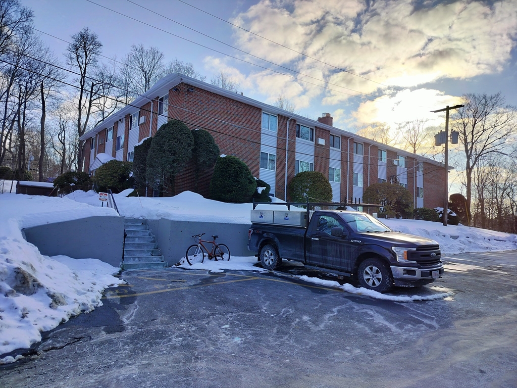 61 Fairmount St, Marlborough, Massachusetts, 1 Bedroom Bedrooms, 2 Rooms Rooms,1 BathroomBathrooms,Residential Lease,For Rent,Fairmount St,73481242