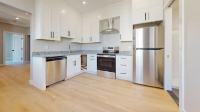 61 Dartmouth Street, Waltham, Massachusetts, 4 Bedrooms Bedrooms, 8 Rooms Rooms,3 BathroomsBathrooms,Residential Lease,For Rent,Dartmouth Street,73490054