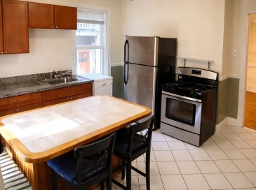 7 Oakview Terrace, Boston, Massachusetts, 3 Bedrooms Bedrooms, 5 Rooms Rooms,1 BathroomBathrooms,Residential Lease,For Rent,Oakview Terrace,73490053