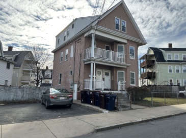 17 Dartmouth, Everett, Massachusetts, 2 Bedrooms Bedrooms, 4 Rooms Rooms,1 BathroomBathrooms,Residential Lease,For Rent,Dartmouth,73490059