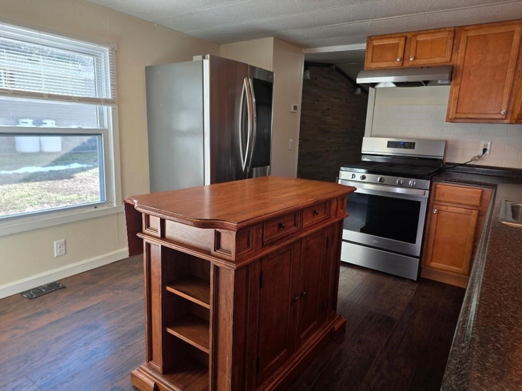 1790 Massachusetts Ave, Lunenburg, Massachusetts, 2 Bedrooms Bedrooms, 4 Rooms Rooms,2 BathroomsBathrooms,Residential,For Sale,Massachusetts Ave,73490047