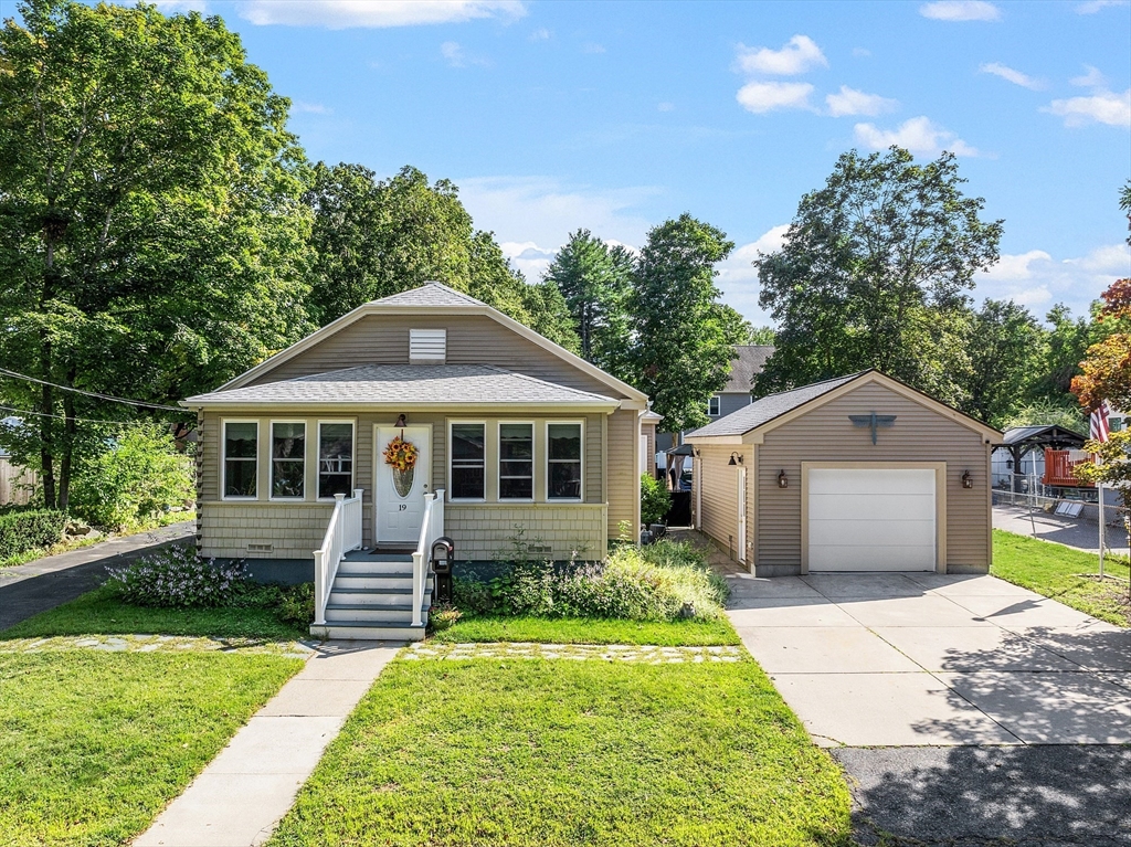 19 First St, Hudson, Massachusetts, 3 Bedrooms Bedrooms, 6 Rooms Rooms,1.5 BathroomsBathrooms,Residential,For Sale,First St,73490081