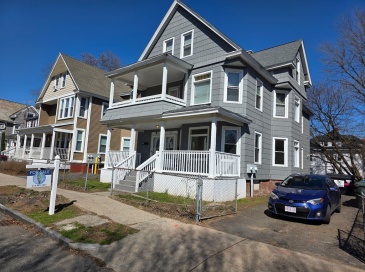 115-117 Northampton Ave, Springfield, Massachusetts, 8 Bedrooms Bedrooms, 14 Rooms Rooms,2 BathroomsBathrooms,Residential Income,For Sale,Northampton Ave,73490074