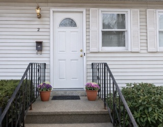 2 Whalen Lane, Natick, Massachusetts, 3 Bedrooms Bedrooms, 7 Rooms Rooms,1.5 BathroomsBathrooms,Residential Lease,For Rent,Whalen Lane,73490103