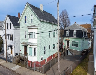 654 Third, Fall River, Massachusetts, 6 Bedrooms Bedrooms, 14 Rooms Rooms,3 BathroomsBathrooms,Residential Income,For Sale,Third,73490110