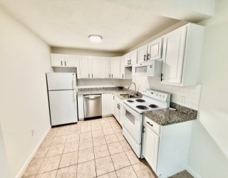 900 Lexington, Waltham, Massachusetts, 1 Bedroom Bedrooms, 3 Rooms Rooms,1 BathroomBathrooms,Residential Lease,For Rent,Lexington,73490117