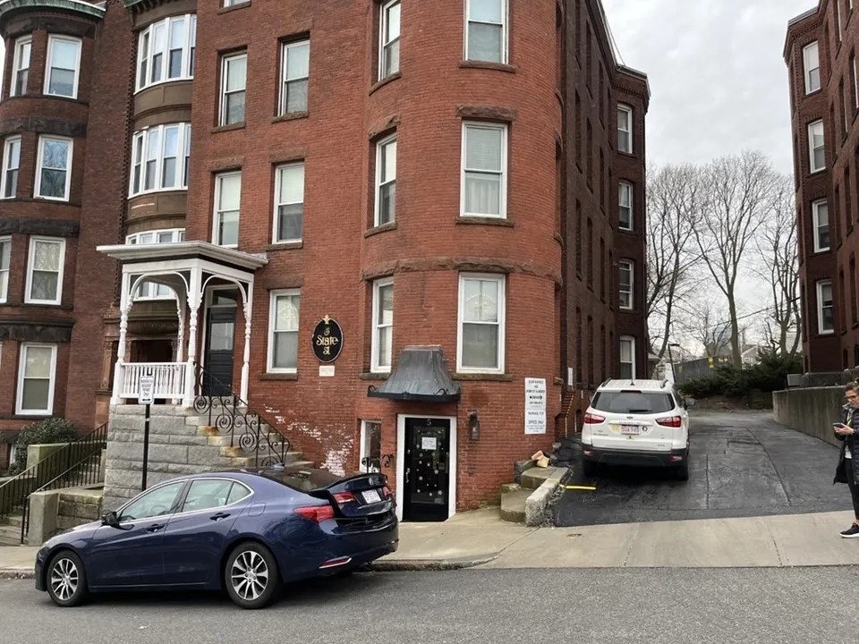 5 State Street, Worcester, Massachusetts, 5 Rooms Rooms,0.5 BathroomBathrooms,Residential,For Sale,State Street,73490121