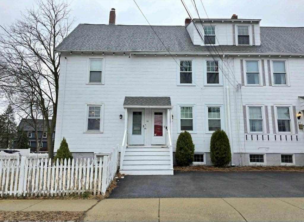 41 Gould St, Melrose, Massachusetts, 3 Bedrooms Bedrooms, 5 Rooms Rooms,1 BathroomBathrooms,Residential Lease,For Rent,Gould St,73490123