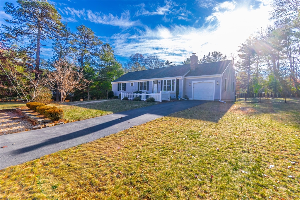 183 Simons Narrows Rd, Mashpee, Massachusetts, 3 Bedrooms Bedrooms, 5 Rooms Rooms,2 BathroomsBathrooms,Residential,For Sale,Simons Narrows Rd,73488888
