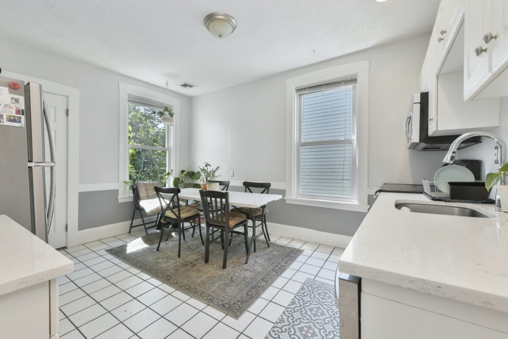 34-36 Boston St, Boston, Massachusetts, 4 Bedrooms Bedrooms, 7 Rooms Rooms,1 BathroomBathrooms,Residential Lease,For Rent,Boston St,73490144