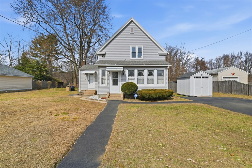 543 Lafleur Drive, Chicopee, Massachusetts, 3 Bedrooms Bedrooms, 6 Rooms Rooms,1.5 BathroomsBathrooms,Residential,For Sale,Lafleur Drive,73490138
