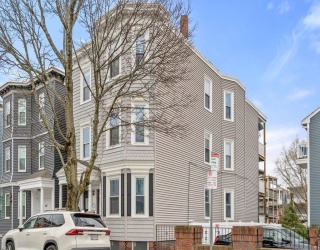 617 E 8th Street, Boston, Massachusetts, 9 Bedrooms Bedrooms, 18 Rooms Rooms,3 BathroomsBathrooms,Residential Income,For Sale,E 8th Street,73490165
