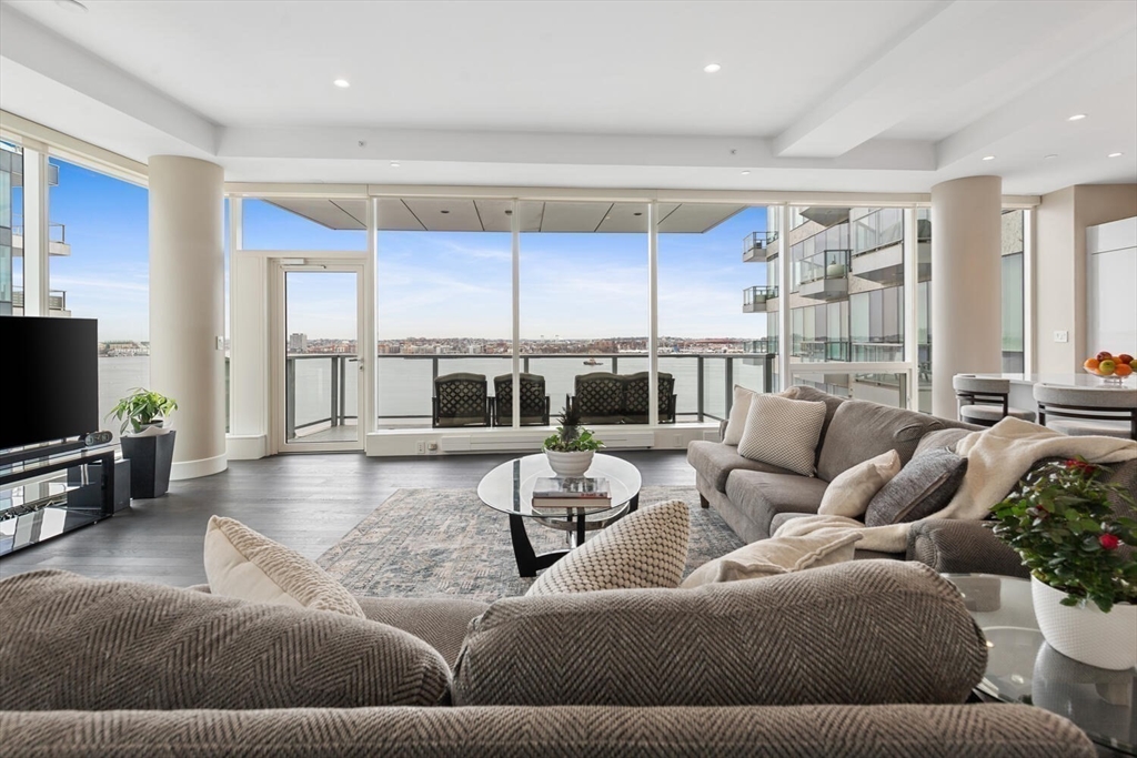 50 Liberty Dr, Boston, Massachusetts, 2 Bedrooms Bedrooms, 5 Rooms Rooms,2.5 BathroomsBathrooms,Residential,For Sale,Liberty Dr,73490129