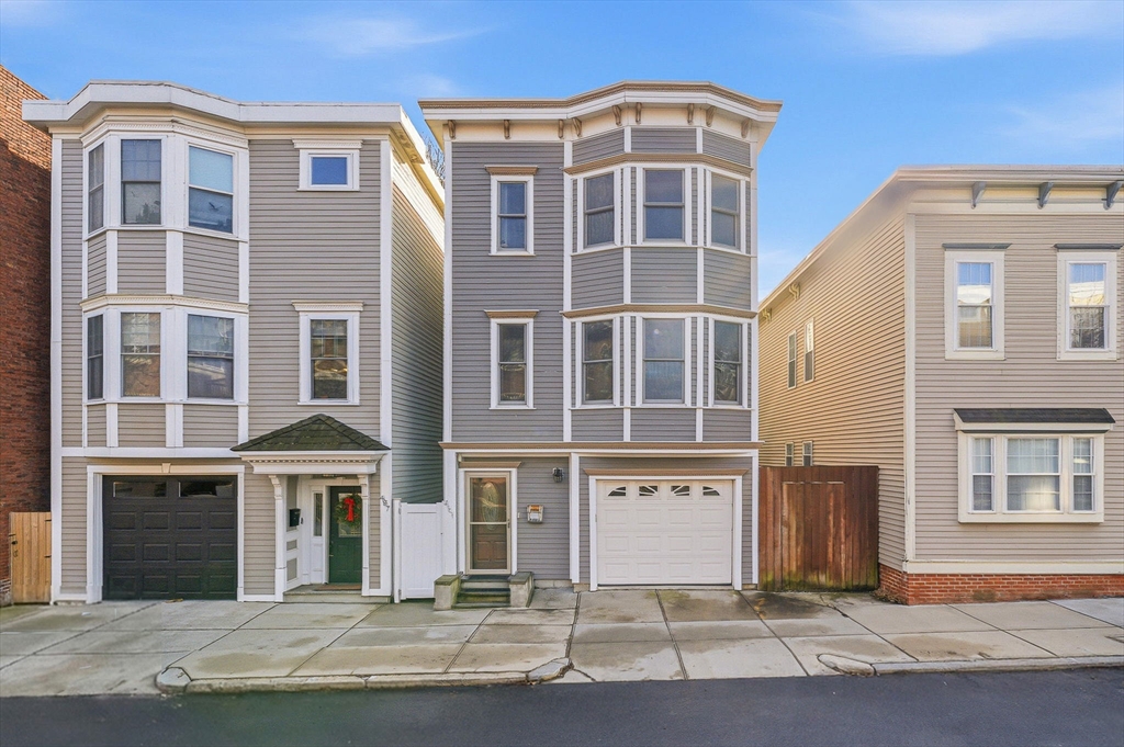 485 East Third Street, Boston, Massachusetts, 3 Bedrooms Bedrooms, 5 Rooms Rooms,2.5 BathroomsBathrooms,Residential,For Sale,East Third Street,73490211