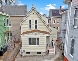 43 1/2 6th Avenue, Haverhill, Massachusetts, 3 Bedrooms Bedrooms, 6 Rooms Rooms,2 BathroomsBathrooms,Residential,For Sale,6th Avenue,73490208