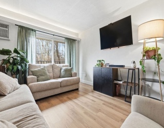 575 Broad Street, Weymouth, Massachusetts, 2 Bedrooms Bedrooms, 4 Rooms Rooms,1 BathroomBathrooms,Residential,For Sale,Broad Street,73490134