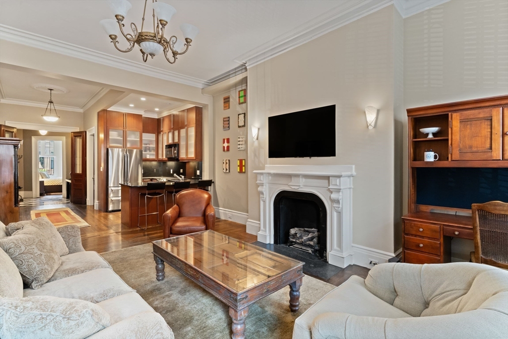 128 Marlborough Street, Boston, Massachusetts, 1 Bedroom Bedrooms, 3 Rooms Rooms,1 BathroomBathrooms,Residential,For Sale,Marlborough Street,73490217